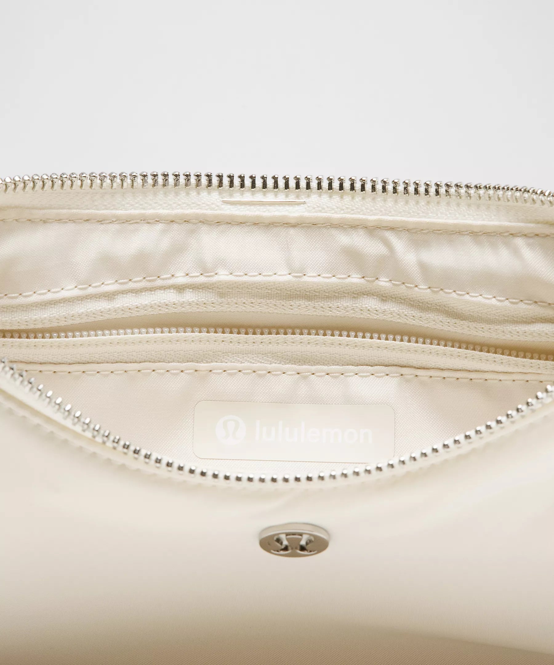 #color_LL Light Ivory