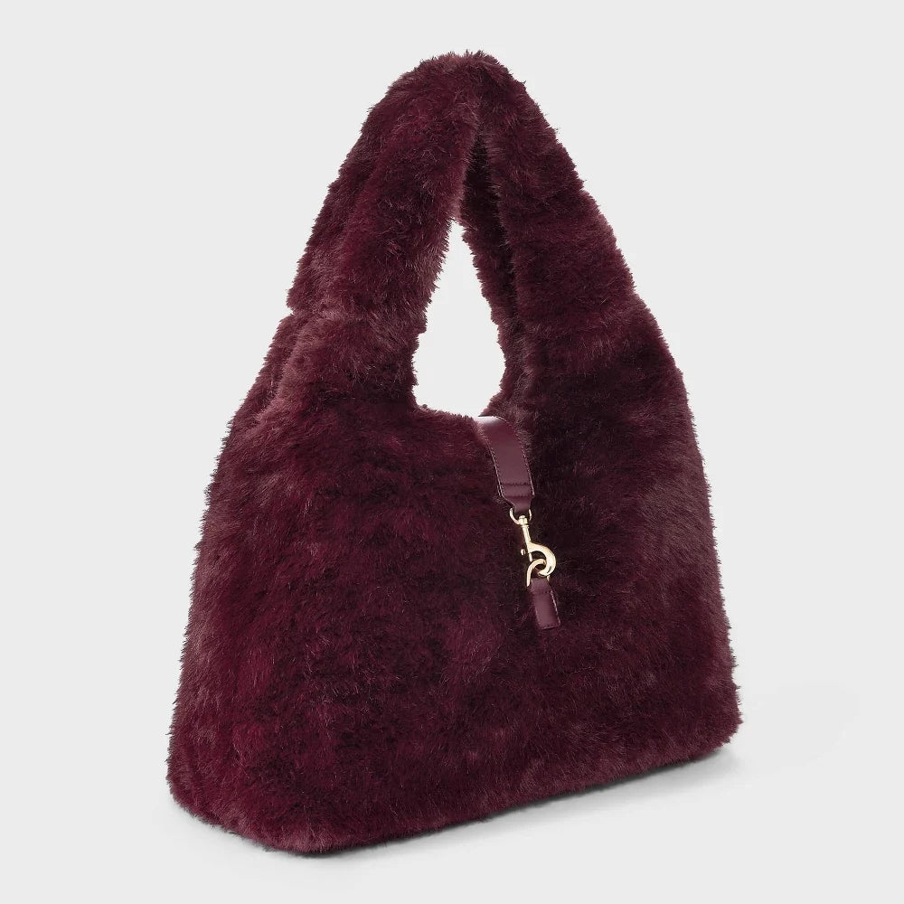 A New Day bolso tote de hombro de pelo sintético en color Burgundy, vista lateral del producto #color_ND Burgundy