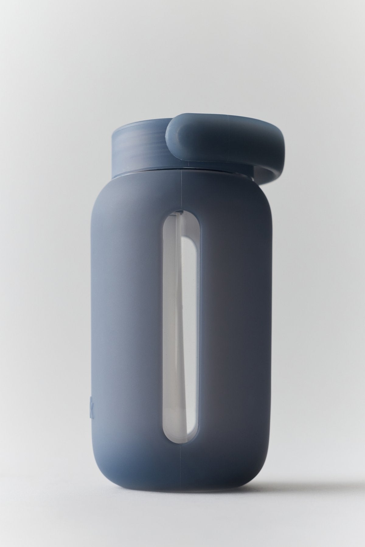 Bink Mini Bottle Flip Cap 503 ml Jelly Navy detalle #color_BINK Jelly Navy