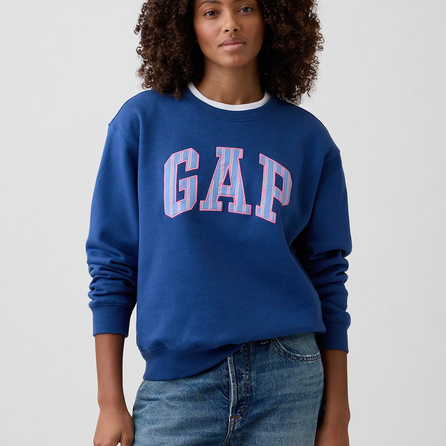 Sudadera GAP Blue track puesta en modelo, vista frontal #color_GAP Blue track