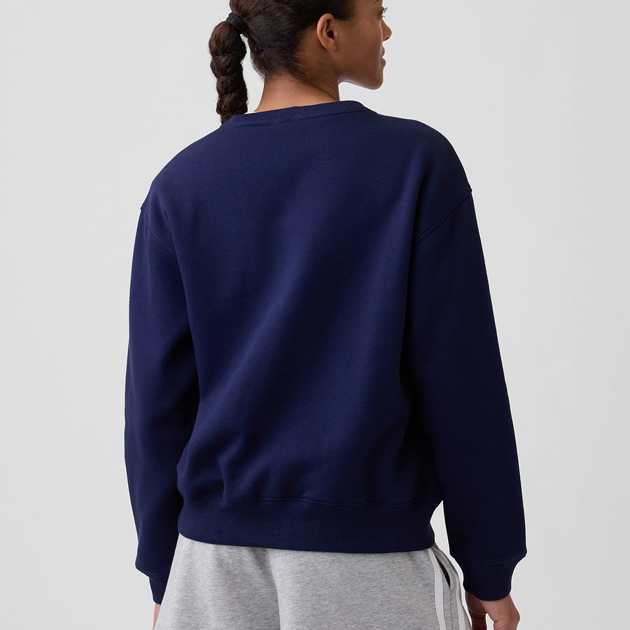 Vista posterior de la sudadera GAP Navy uniform en modelo #color_GAP Navy uniform