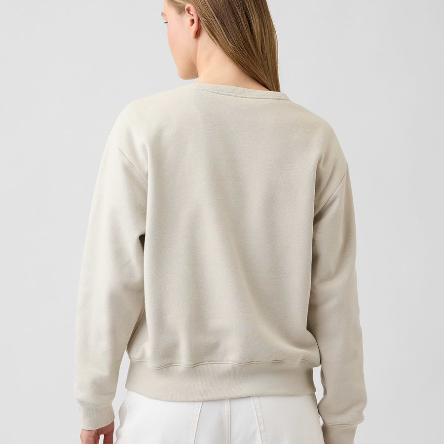 Vista posterior de la sudadera GAP Brannan bear en modelo #color_GAP Brannan bear