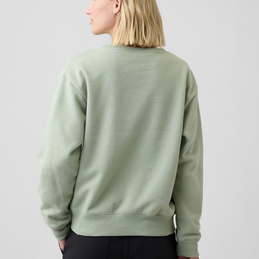 Vista posterior de la sudadera GAP Desert sage green en modelo #color_GAP Desert sage green