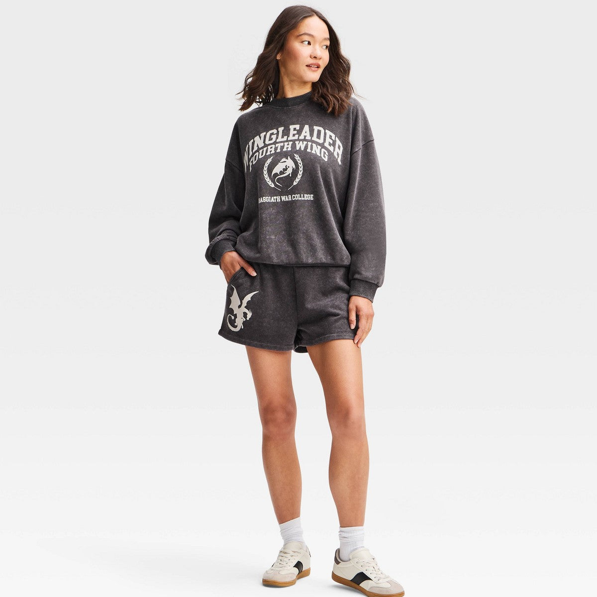 Fourth Wing Wingleader fleece sweatshirt Black Wash vista frontal