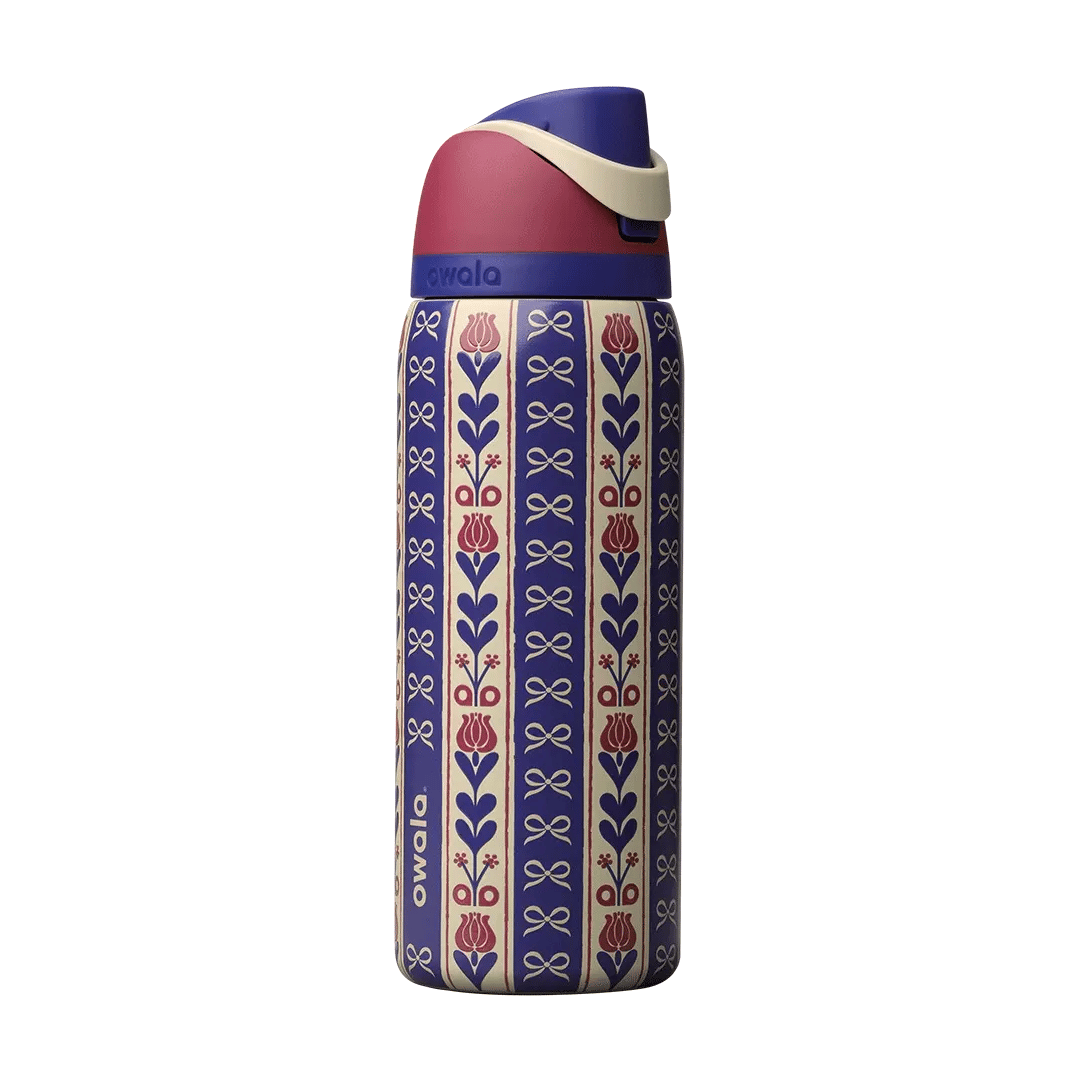 Owala 32 oz. FreeSip Stainless Steel Water Bottle - Holiday Collection
