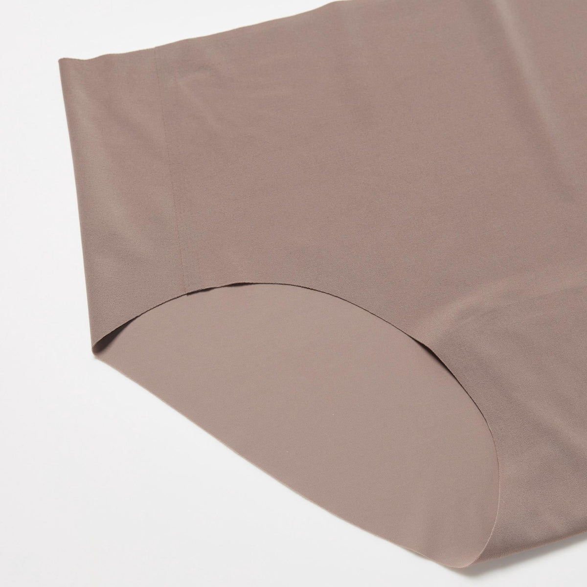 UNIQLO AIRism Seamless Hiphuggers detalle de material y ajuste 3