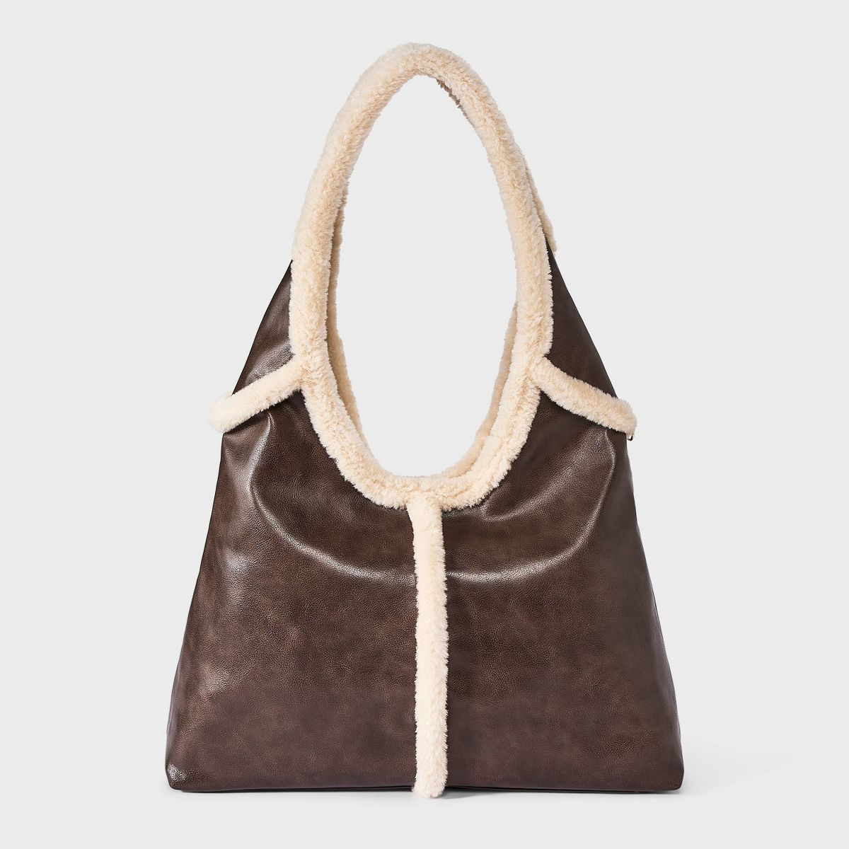 Universal Thread Faux Shearling Oversized Slouchy Shoulder Bag de borreguito sintético Dark Brown/Beige #color_UT Dark Brown/Beige