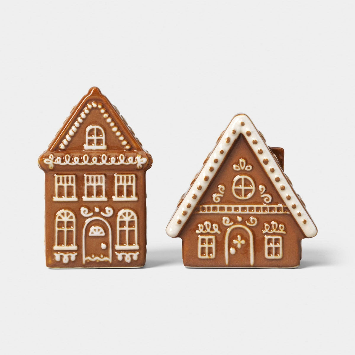 Set de salero y pimentero Wondershop de dos casitas de jengibre de cerámica café con detalles blancos